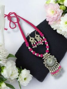 Shell Pearl Necklace With Cotton Thread Beads (Pink)