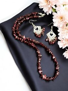 Mother Of Pearl Chip Necklace Dark Purple