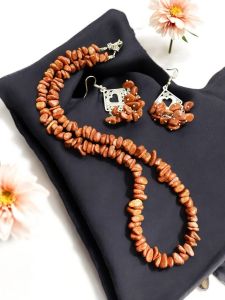 Gemstone chip necklace sandstone