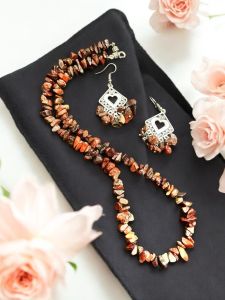Gemstone chip necklace red jasper