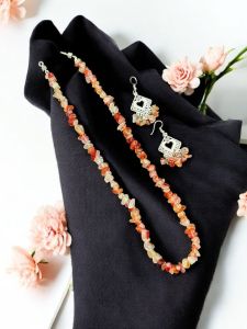 Gemstone chip necklace carnelian