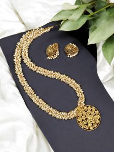 Glass Pearl Loreal With Antique Gold Pendant Necklace