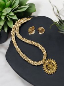 Glass Pearl Loreal With Antique Gold Pendant Necklace