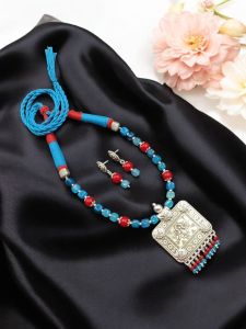 Agate Beads Double Colour (Green with Red) Cotton Doris Necklace