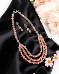 Mother of pearl chips with agate nuggets necklace Peach