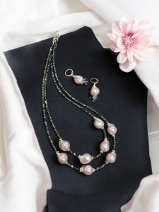 Black spinal beads with baroque she’ll pearls Necklace
