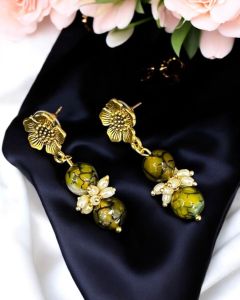 Onyx Earings Olive Green With Rice Pearls