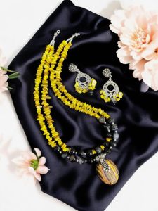 Gemstone Pendant With Mother Of Pearl Chips And Onyx Beads Necklace