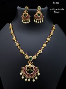 Matt finsh Necklace pink and green