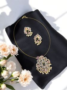 Invisible AD Sets with Matching Earings Green