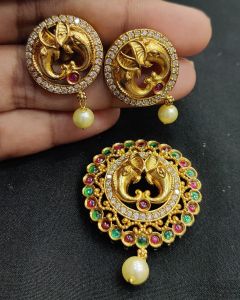 Antique Finish Pendent With Earrings