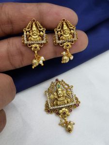 Antique Finish Perumal Pendent With Earrings