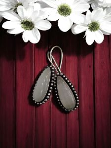 Silver replica hook earrings with Monolisa stones, Grey