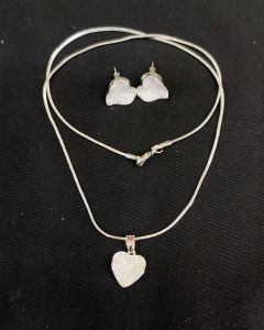 American Diamond Pendant Set With Silver Polish Chain