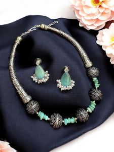 German silver hasli with chip beads with matching Monolisa studs