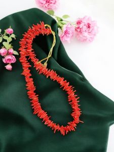 Taiwanese Bamboo Coral Reef Necklace : Dark Red 