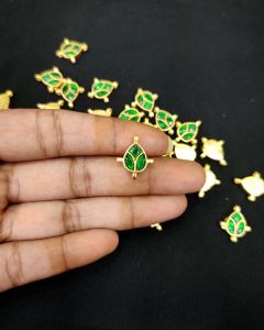 1 piece of Kundan Jadau Charms/Connector, (Teardrop), GREEN 