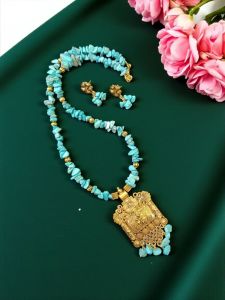 Chip Necklace with Antique Gold Pendant, Coral