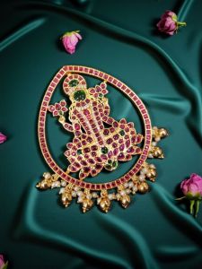Jadau Pendant, Lakshmi