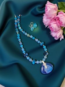 Lace Agate pendant with matching onyx Beads, Blue
