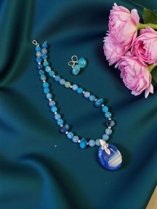 Lace Agate pendant with matching onyx Beads