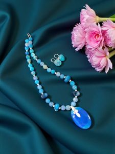 Lace Agate pendant with matching onyx Beads, Blue