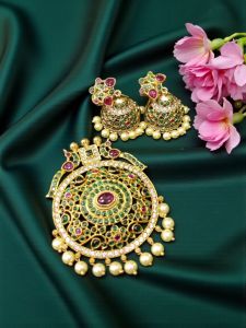 High Quality Kemp Pendant With Matching Earrings, MultiColour