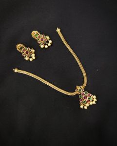 Antique Finish Pendent With Chain