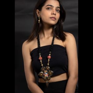 Navrabeads Onyx Pendant Necklace with Radha Krishna Tanjore Painting & Black Crystal Accents | Hand-Painted Spiritual Art Jewelry for Women | Elegant Traditional Necklace with Earrings | Adjustable Rope Style