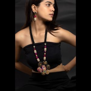 Navrabeads Onyx Pendant Necklace with Radha Krishna Tanjore Painting | Hand-Painted Spiritual Art Pendant with Onyx & Black Seed Beads | Traditional Ethnic Jewelry Set for Women | Adjustable Rope Style