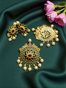 High Quality Kemp Pendant With Matching Earrings, Emerald Green With Pink