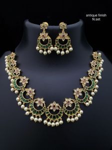 Antique Gold Finish Necklace with Earrings, Green