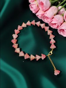 7 inches Glass Flower Bracelet with Lobster clasp and a hanging flower