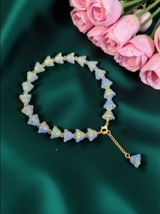 7 inches Glass Flower Bracelet with Lobster clasp and a hanging flower