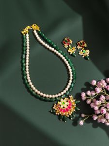 Navrabeads Kundan Jadau Necklace Set with Swarovski Replica Pearls & Quartz Beads – 18 Inch Gold Hook Finish Bridal Jewellery with Earrings | Wedding & Festive Wear