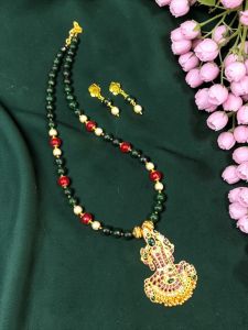 Navrabeads Jadau Kamakshi Pendant Necklace with Green & Pink Agate Beads – 20 Inch Gold Hook Finish Temple Jewellery | Traditional Wedding & Festive Wear for Women