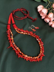 Navrabeads Oval Glass Beads Necklace with Oxidised Silver Pendant