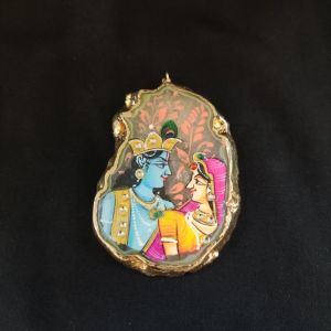 Navrabeads Onyx Stone Radha Krishna Pendant with Gold Foil Borders – Approx. 1 Piece for Jewellery Making