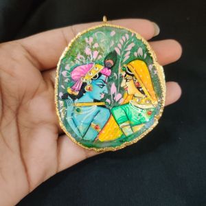 Navrabeads Onyx Stone Radha Krishna Pendant with Gold Foil Borders – Approx. 1 Piece for Jewellery Making