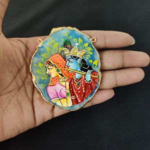 Navrabeads Onyx Stone Radha Krishna Pendant with Gold Foil Borders – Approx. 1 Piece for Jewellery Making