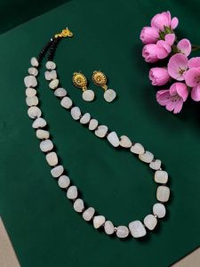 Navrabeads Agate Nugget Necklace with Black Crystals & Matching Earrings – 18 Inch