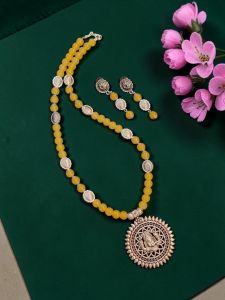 Navrabeads Glass Beads Necklace with Oxidised Silver Pendant