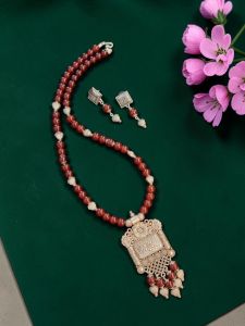 Navrabeads Radha Krishna Hand Painted Pendant Necklace with Japanese Beads & Square Agates – 20 Inch