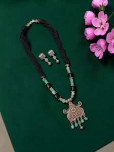 Navrabeads Green Effervescent Square Agates Stone Necklace with Seed Bead Bunches