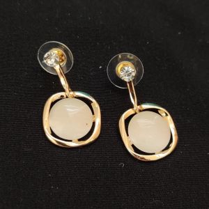 Navrabeads Monolisa Stud Earrings