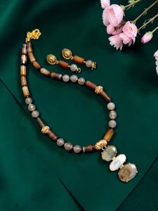 Navrabeads Onyx Cylinder Bead Necklace with Gemstone Pendant & Earrings | 20 Inches | Gold Hook Finish