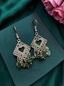 Navrabeads Pearl Earrings with Silver finish 
