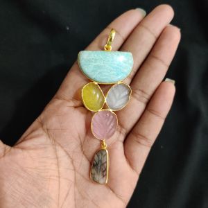 Navrabeads 5 Stone Design Pendant – Gold Finish