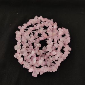 Navrabeads Rose Quartz Stone Beads Chips 4–6 mm – 30 Inch String | Approx. 290-300 Beads for Jewellery Making