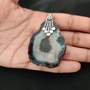 1.5" to 2" Natural Agate Slice Pendant, Silver Finish, sold by 1 Pc